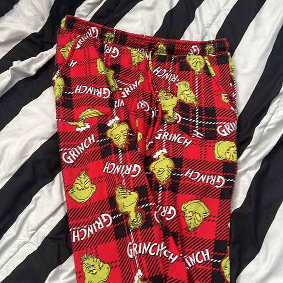 The Grinch Pajama set - Picture 4 of 4